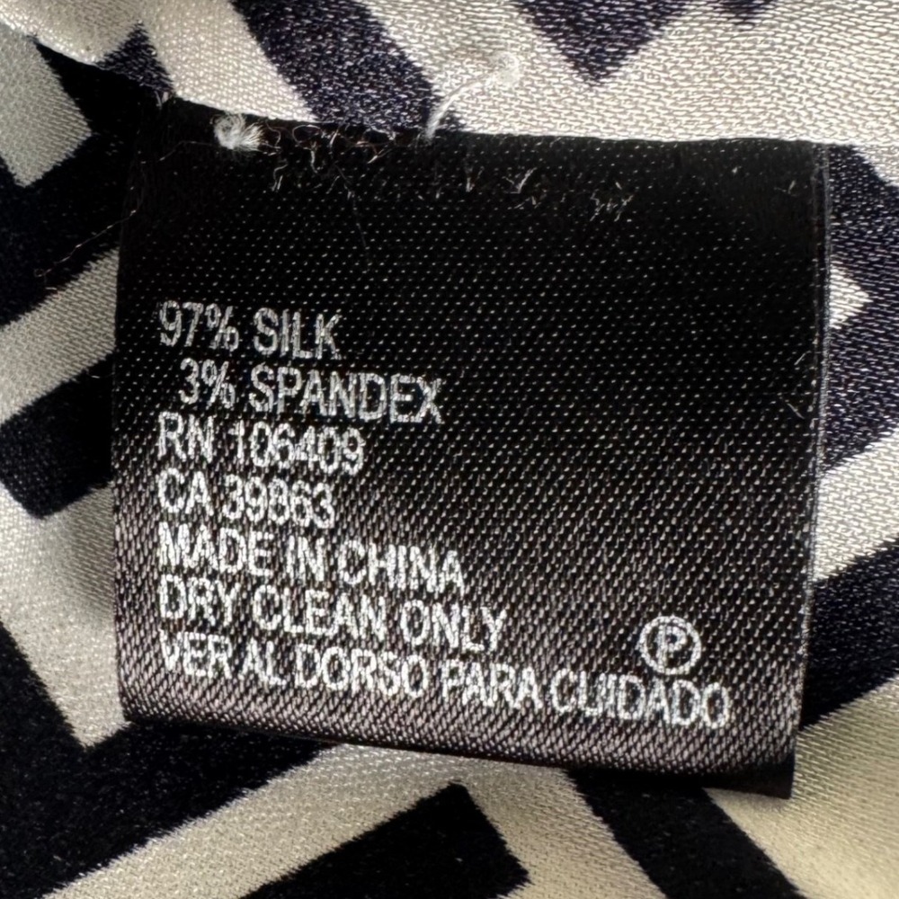 Antonio Melani Silk Blend Halter Top Black White Geo‎ Print Preppy Chic M - Picture 3 of 8